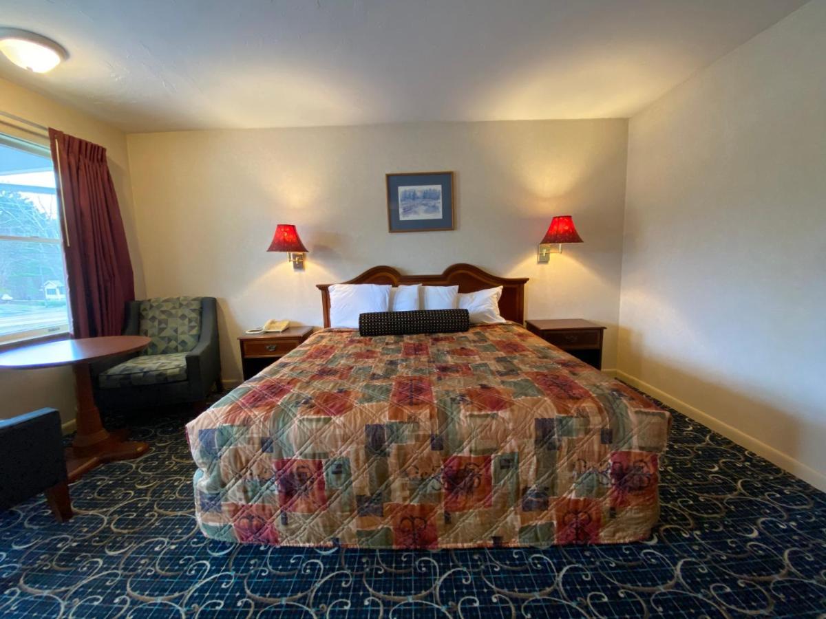 Economy Lodge Sturbridge Exterior foto