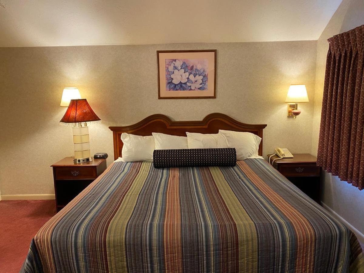 Economy Lodge Sturbridge Exterior foto