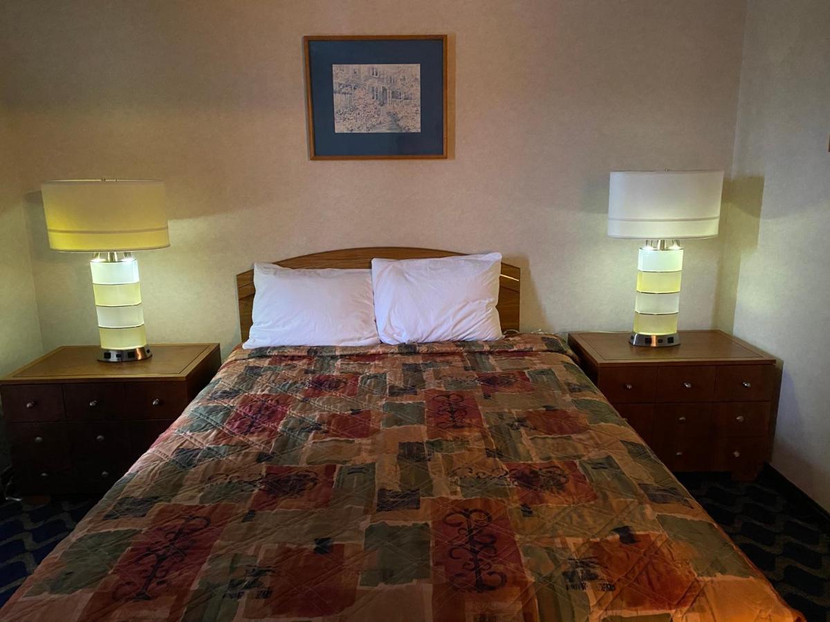 Economy Lodge Sturbridge Exterior foto