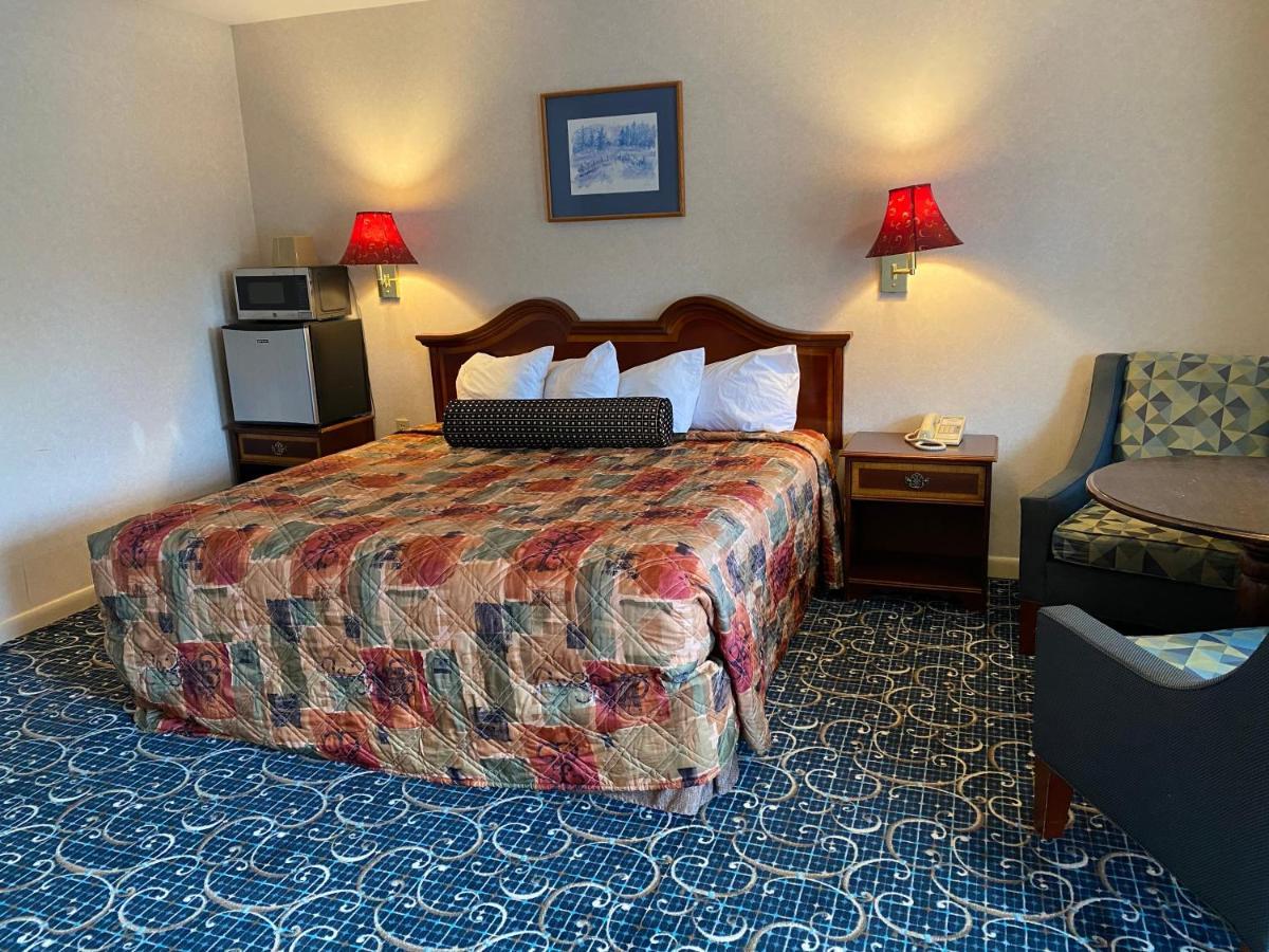 Economy Lodge Sturbridge Exterior foto