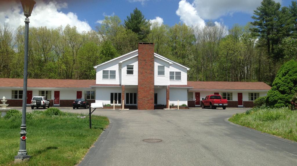 Economy Lodge Sturbridge Exterior foto