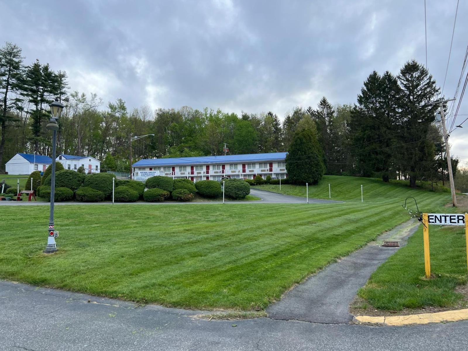 Economy Lodge Sturbridge Exterior foto