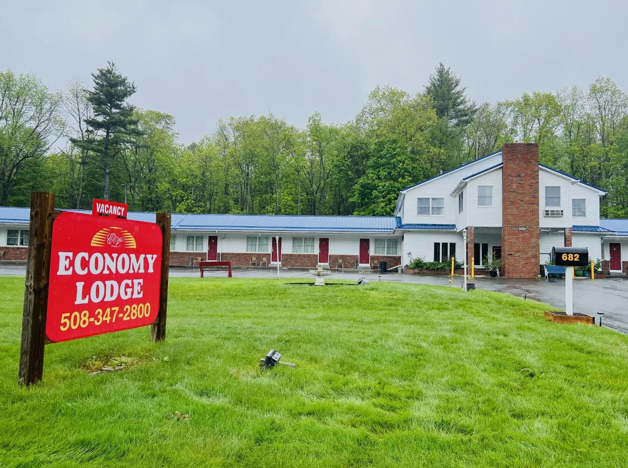 Economy Lodge Sturbridge Exterior foto
