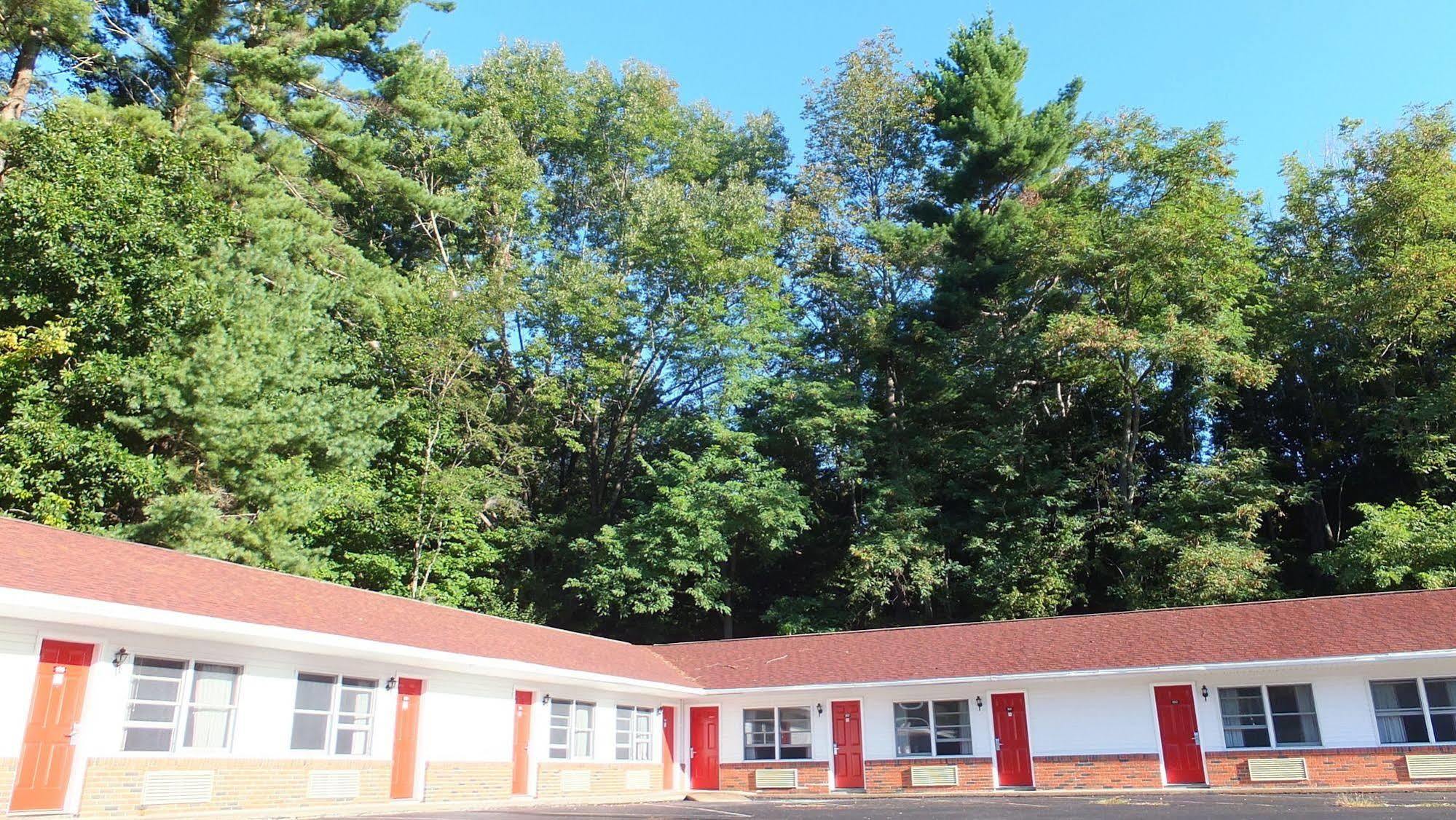 Economy Lodge Sturbridge Exterior foto