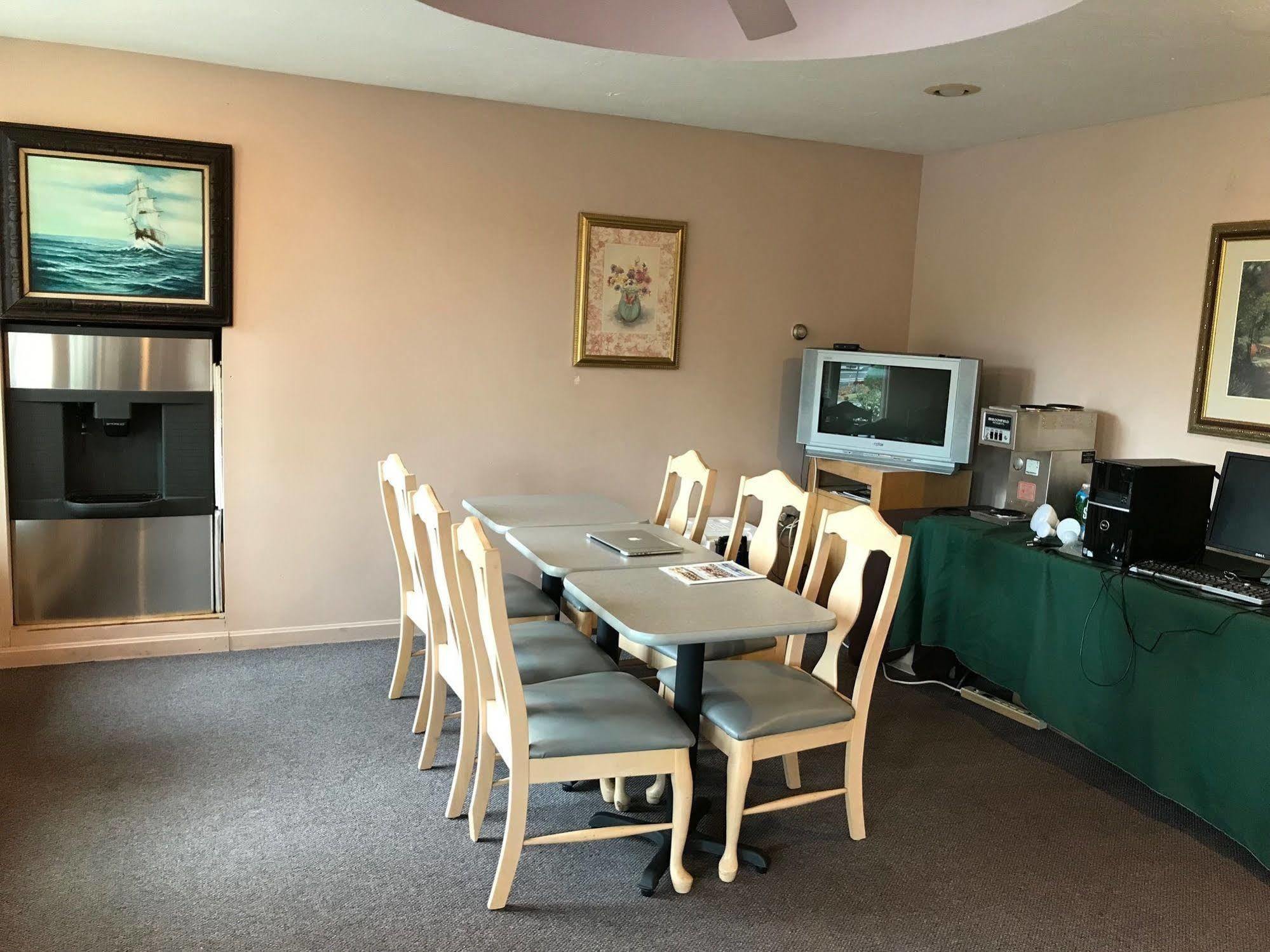 Economy Lodge Sturbridge Exterior foto