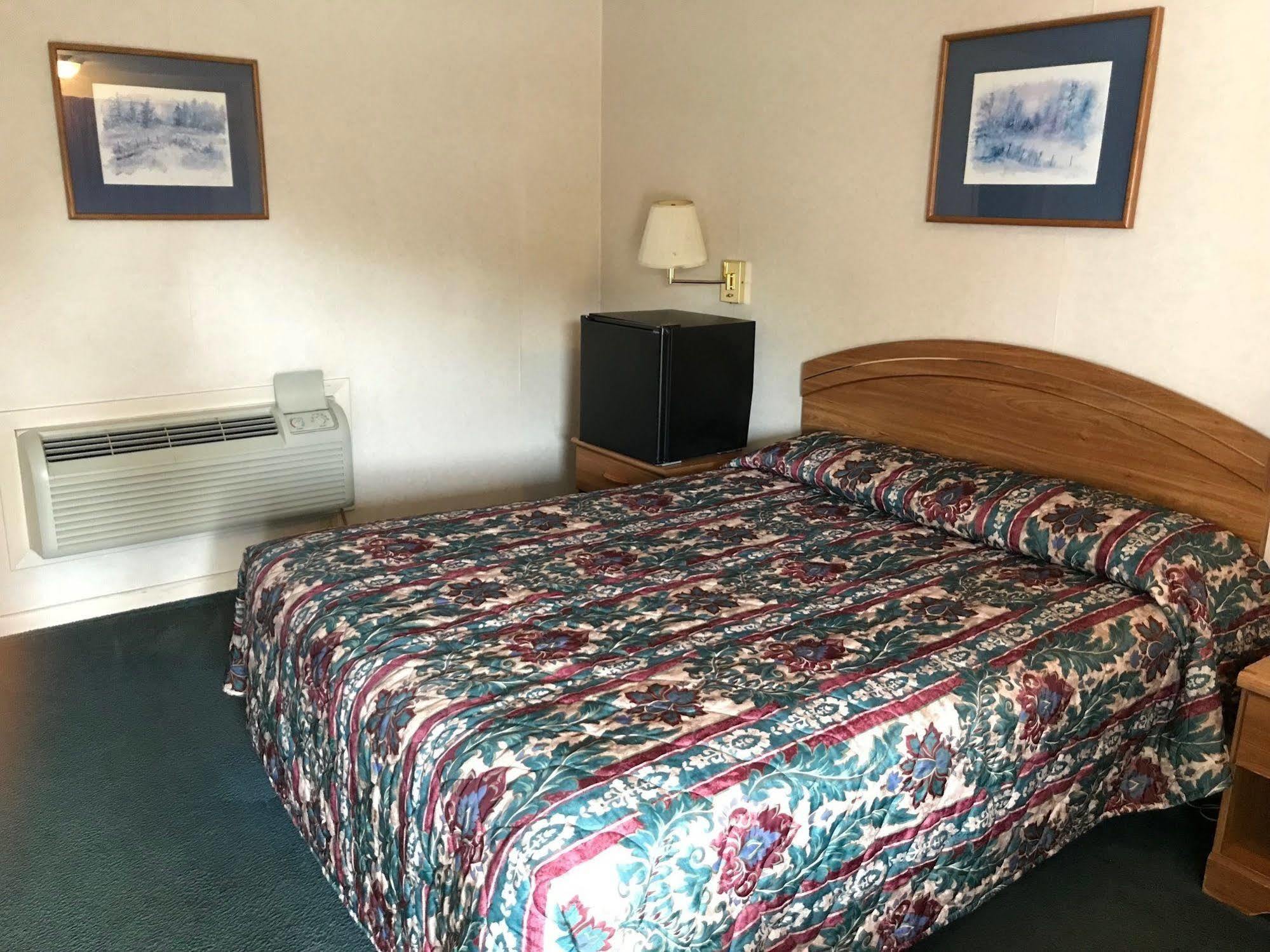 Economy Lodge Sturbridge Exterior foto